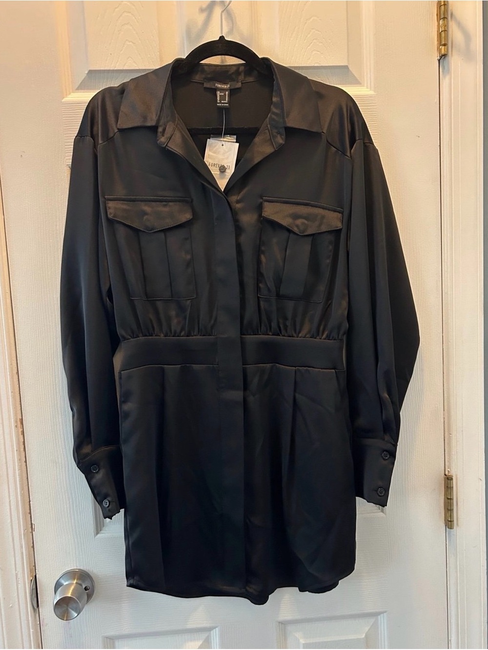 Forever 21 Dress Women’s M Black Satin Collared Long Sleeve Button Pockets